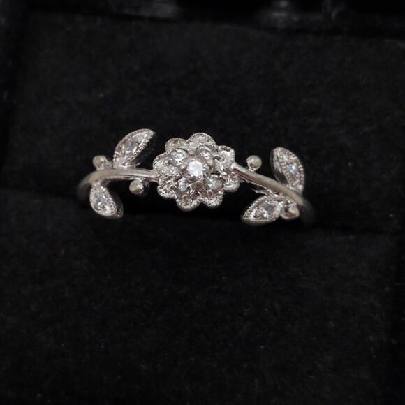 Sterling Jewelry - Sterling Silver 925 Crystal CZ Flower Ring Thin Band Size 11.25 2.07g